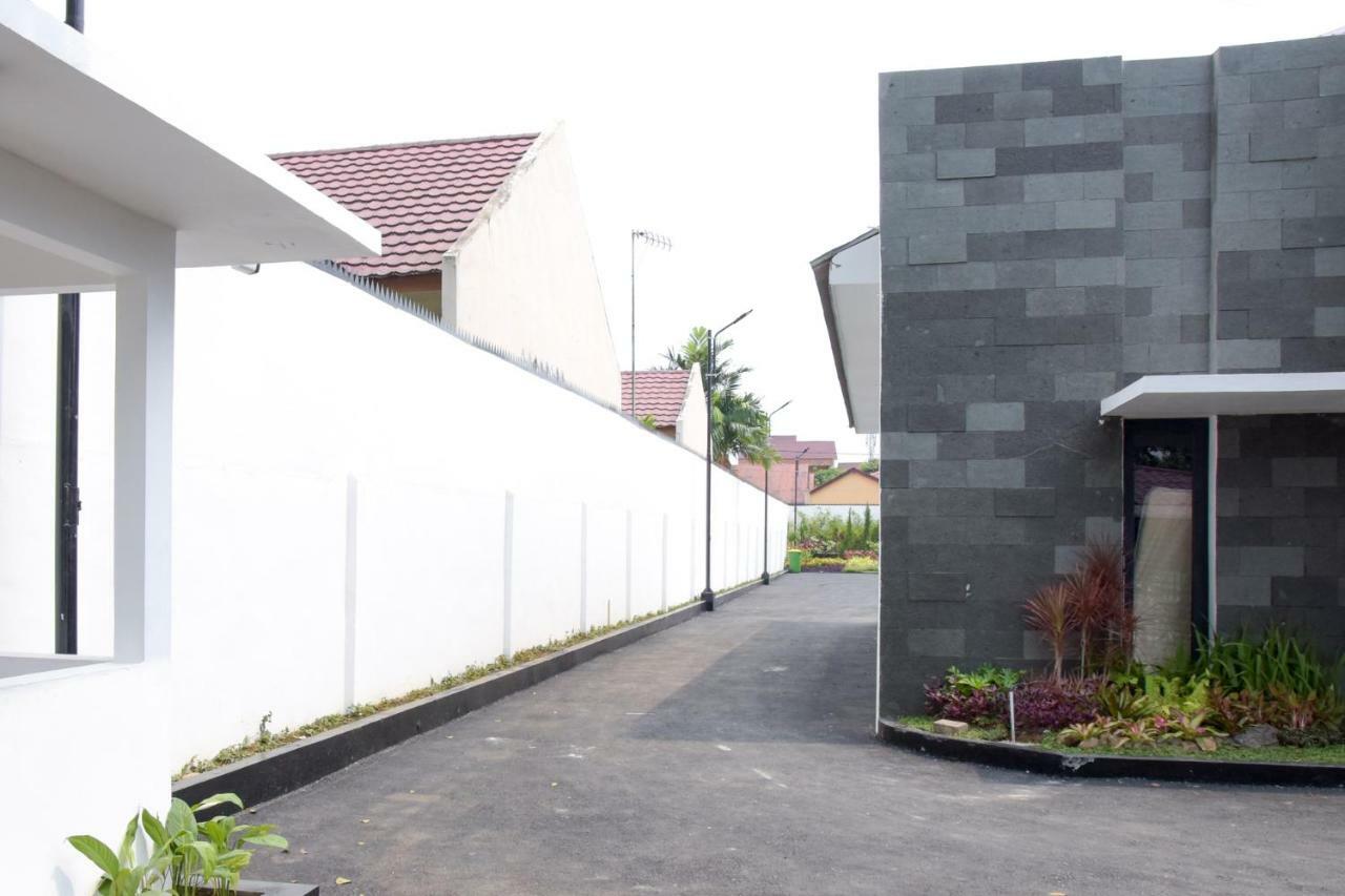 Reddoorz Plus Near Unimed Medan Extérieur photo